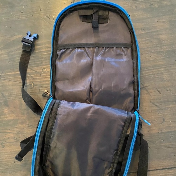 Local Lion Backpack Outdoor Sports Light Padded Running Biking Hiking - Picture 4 of 7